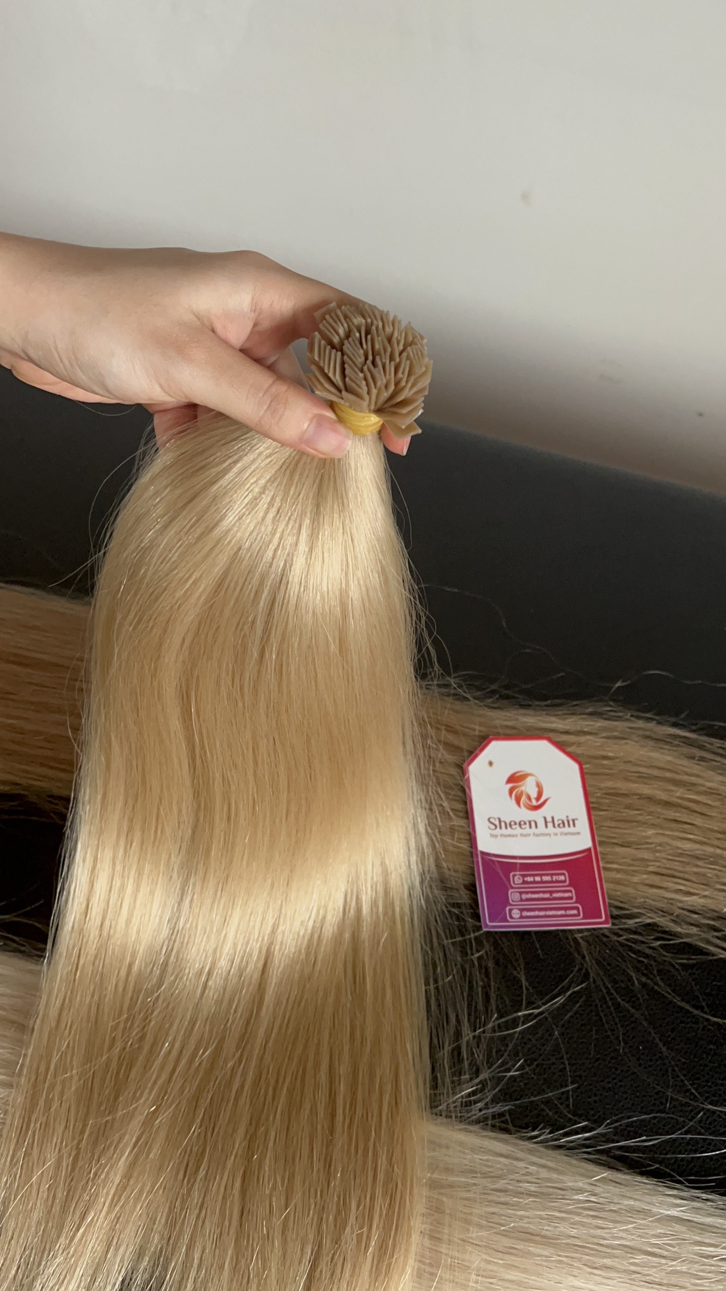 #9.13 Light Blond Flat Tip 