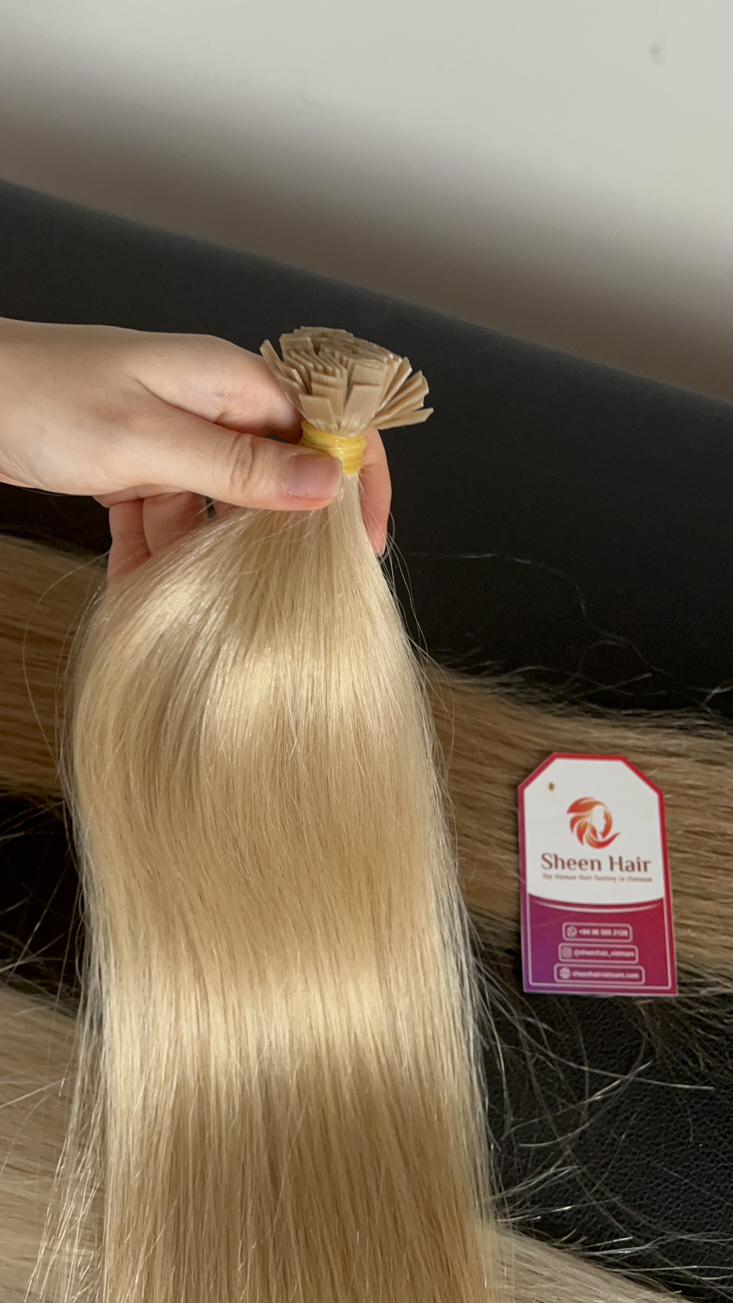 #9.13 Light Blond Flat Tip 